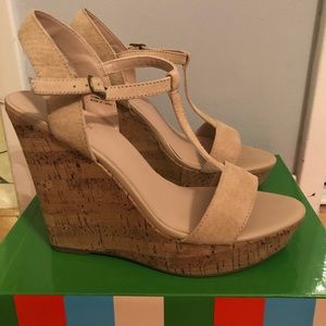 Charles David Platform tan wedge sandals